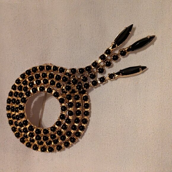 Vintage Brooch Pin Black Glass Faceted Stones Chain Gold Tone - Picture 4 of 5